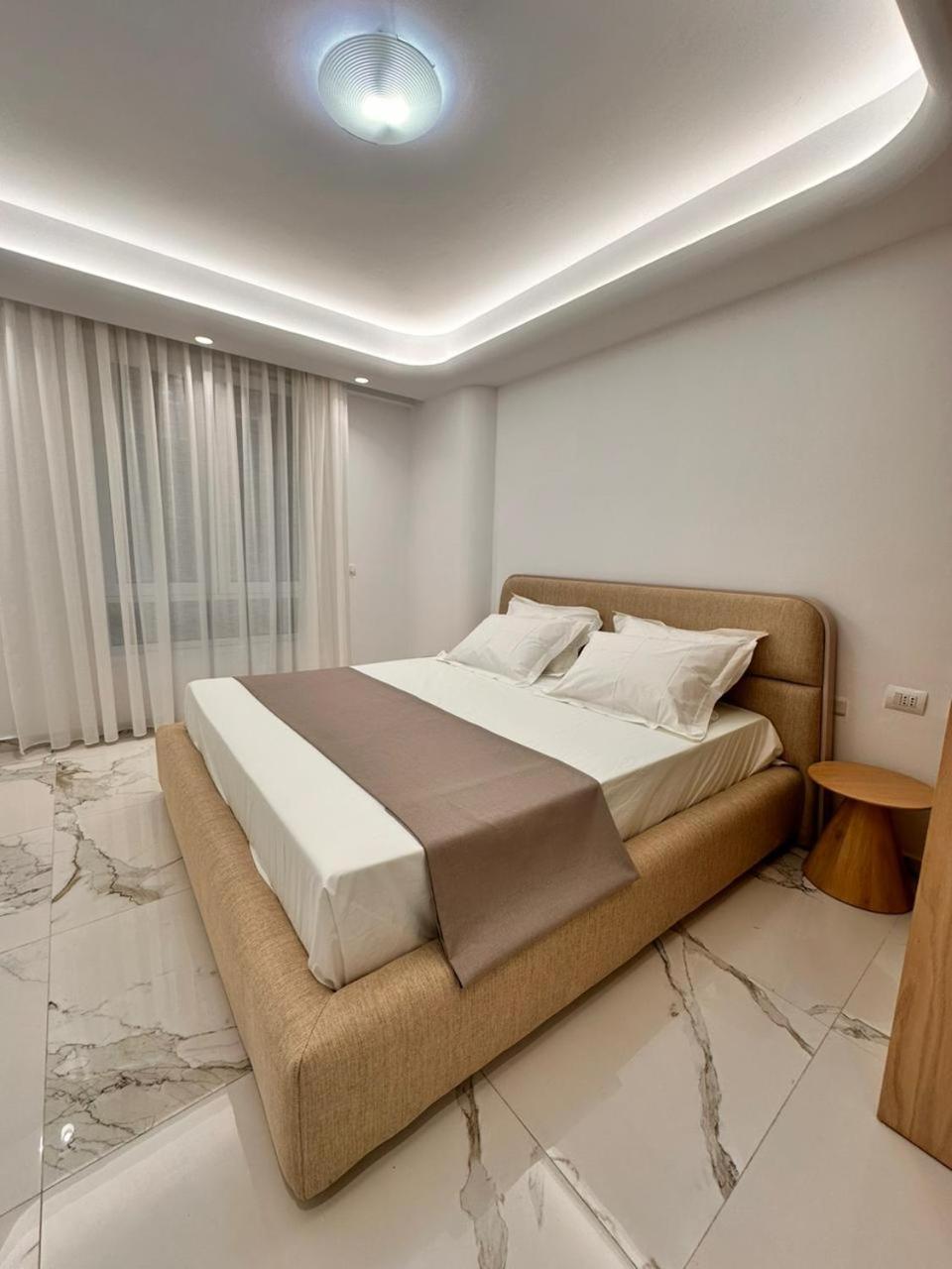 Agate City Center Apartment Tirana Esterno foto