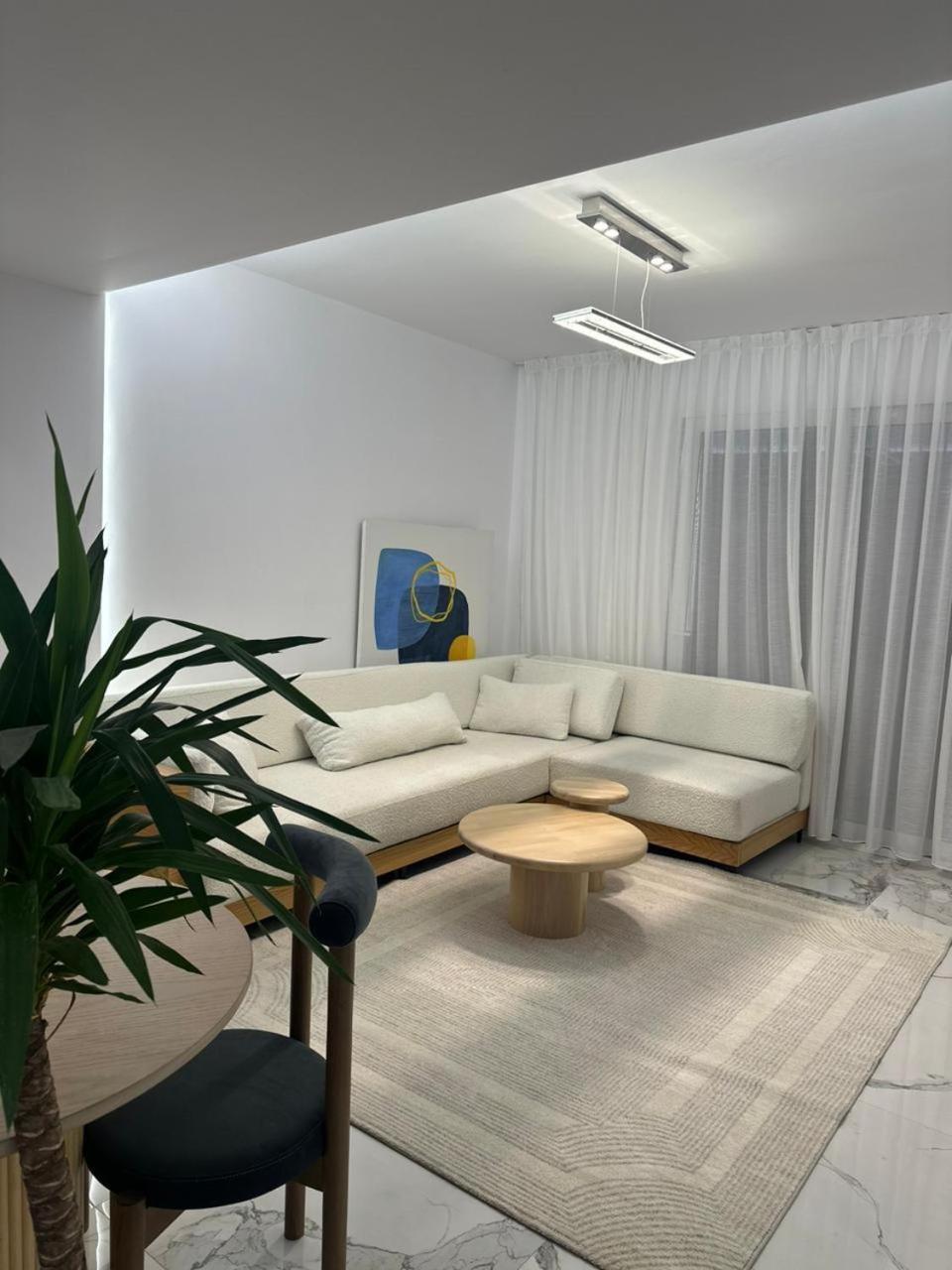 Agate City Center Apartment Tirana Esterno foto