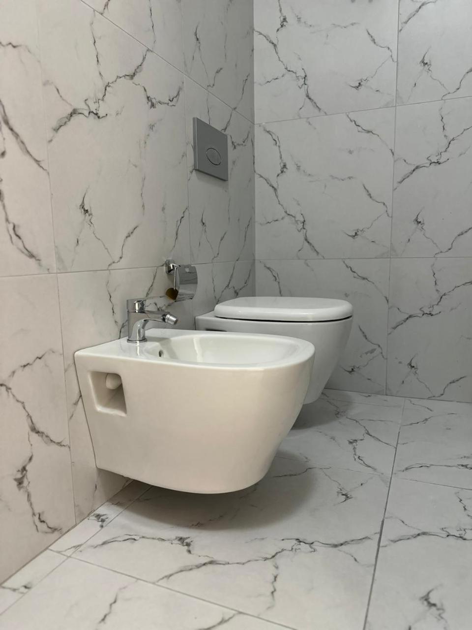 Agate City Center Apartment Tirana Esterno foto